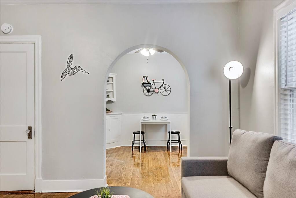 Lower-Greenville Landing Close To Everything Dallas Bagian luar foto